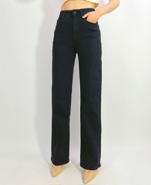 BLACK STRAIGHT LEG STRETCH JEAN