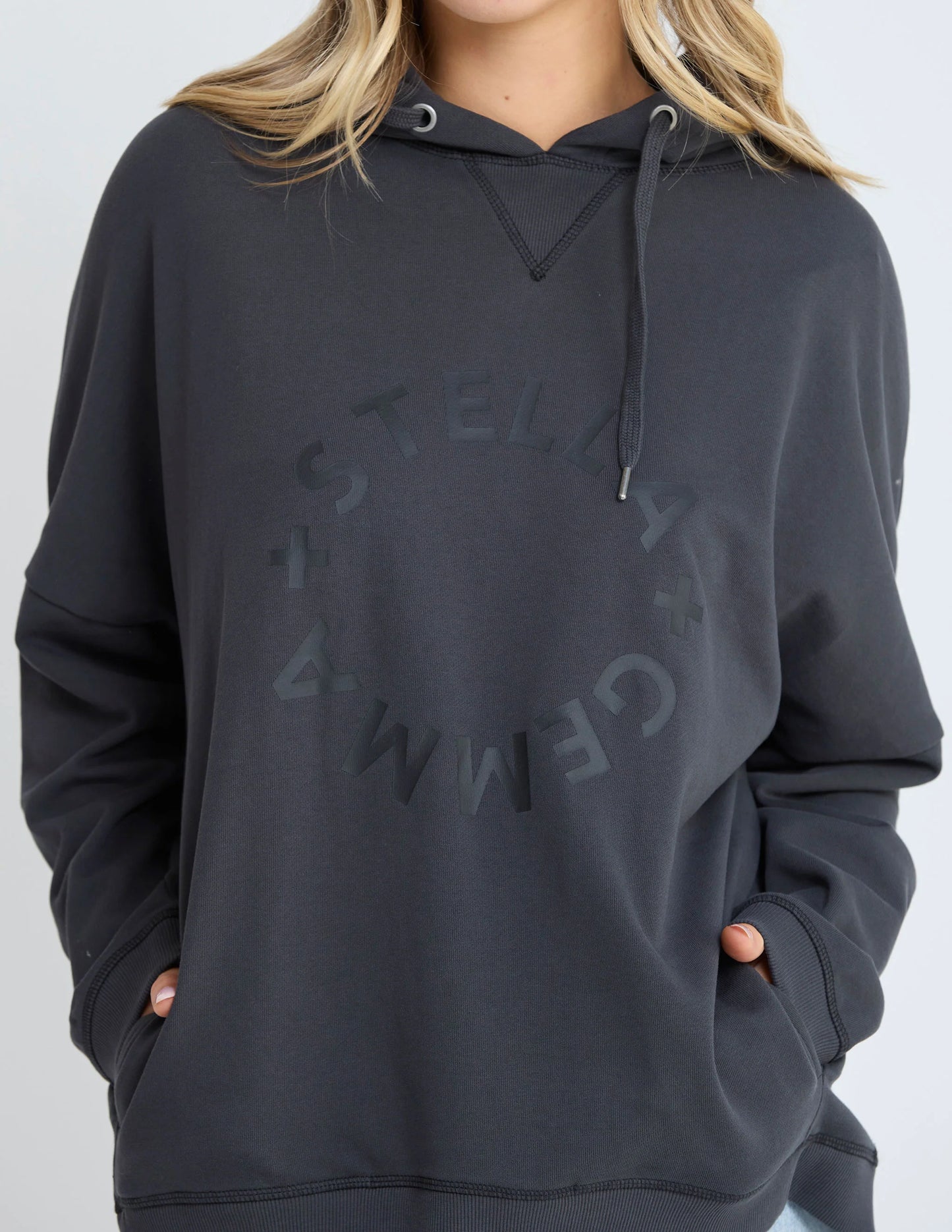 NEWPORT RELAXED HOODIE