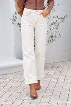 STRAIGHT LEG JEAN IN  OFF WHITE