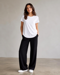 AMYIC WHITE ROUND NECK TEE