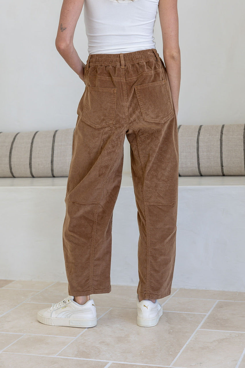 STRETCH CORD BARREL JOGGER IN WARM BEIGE