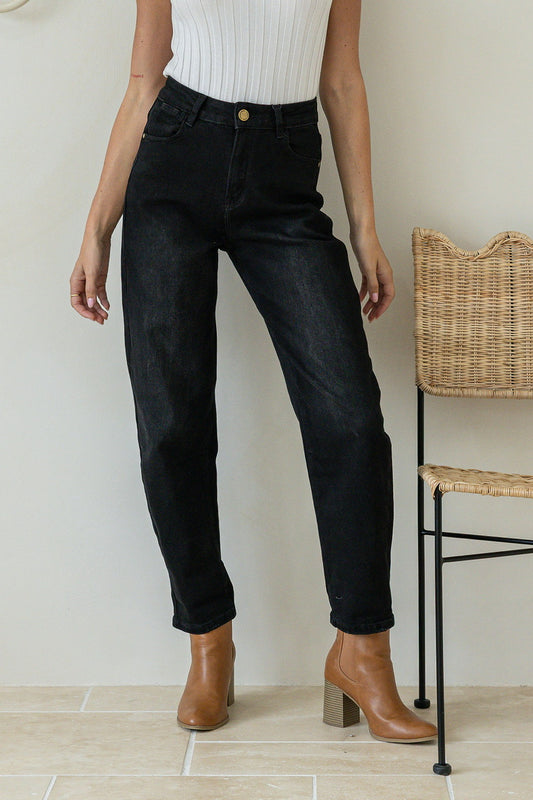 BARREL LEG JEAN IN BLACK