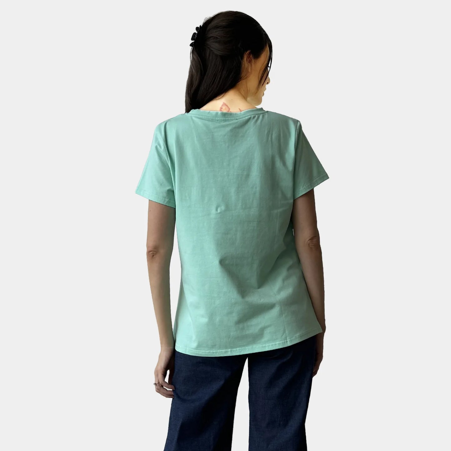 APPLE GREEN V-NECK TEE