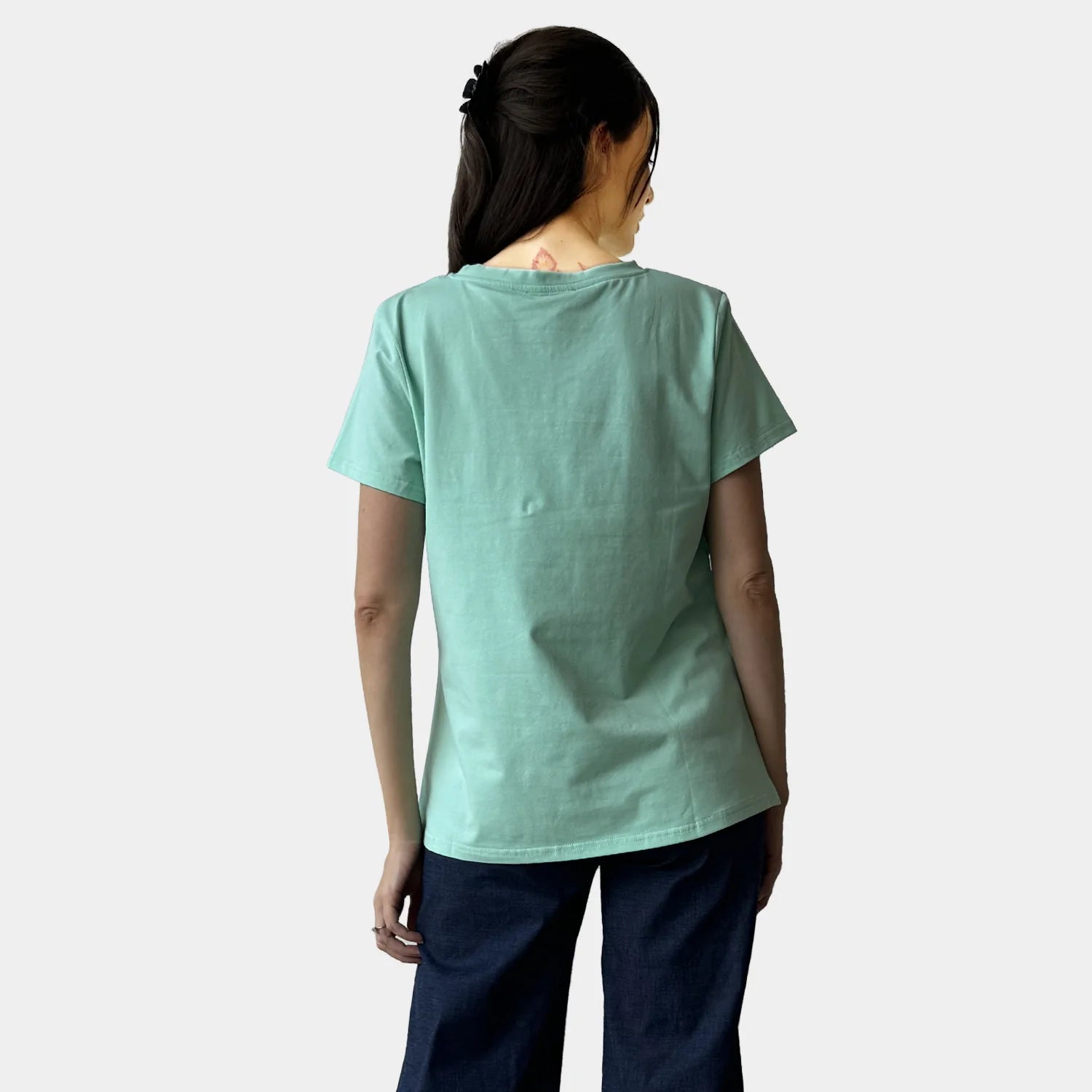 APPLE GREEN V-NECK TEE