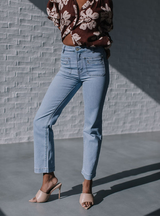 ANDY STRAIGHT LEG JEAN IN LIGHT BLUE