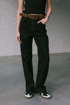 BLACK STRAIGHT LEG STRETCH JEAN