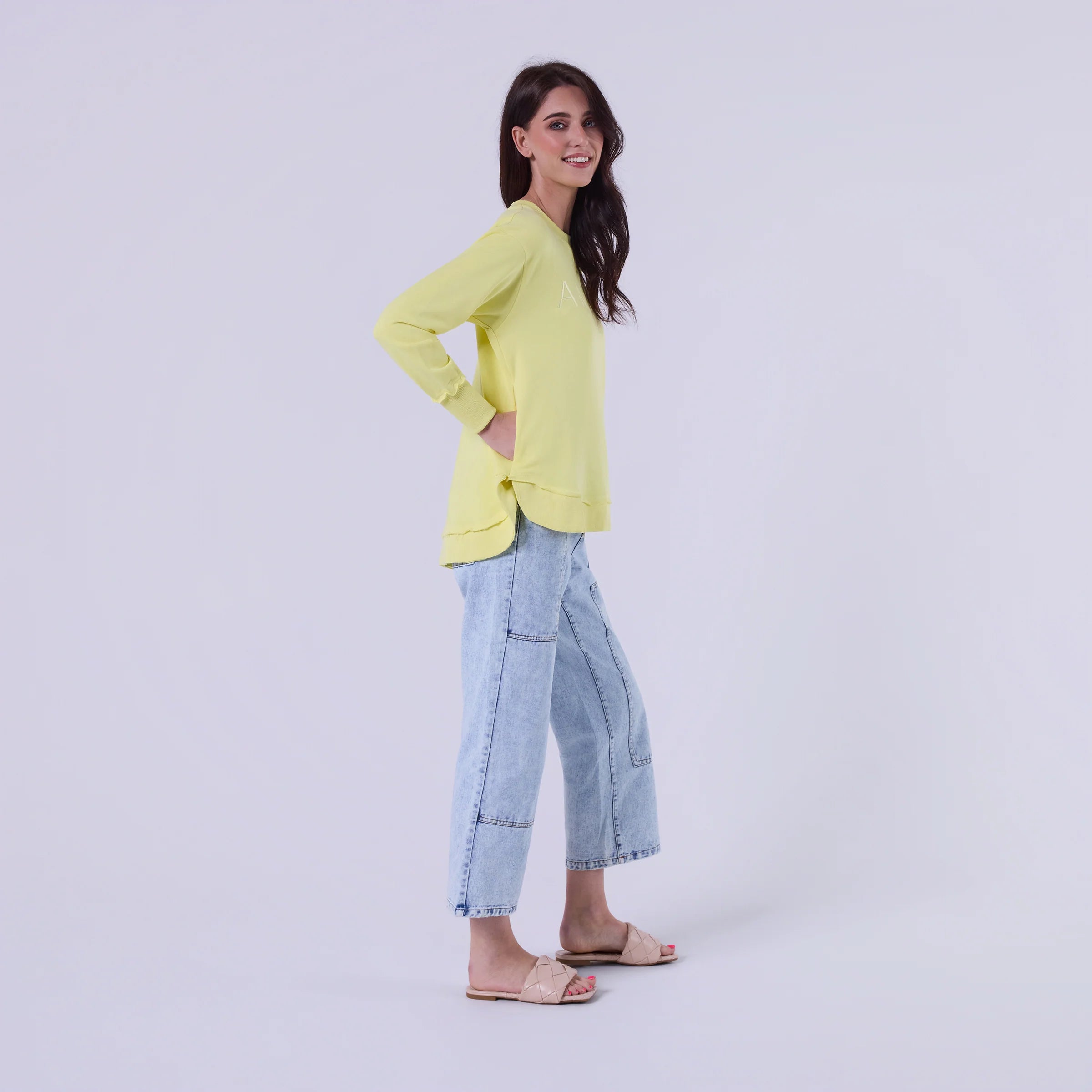 AMYIC SWEATER IN YELLOW