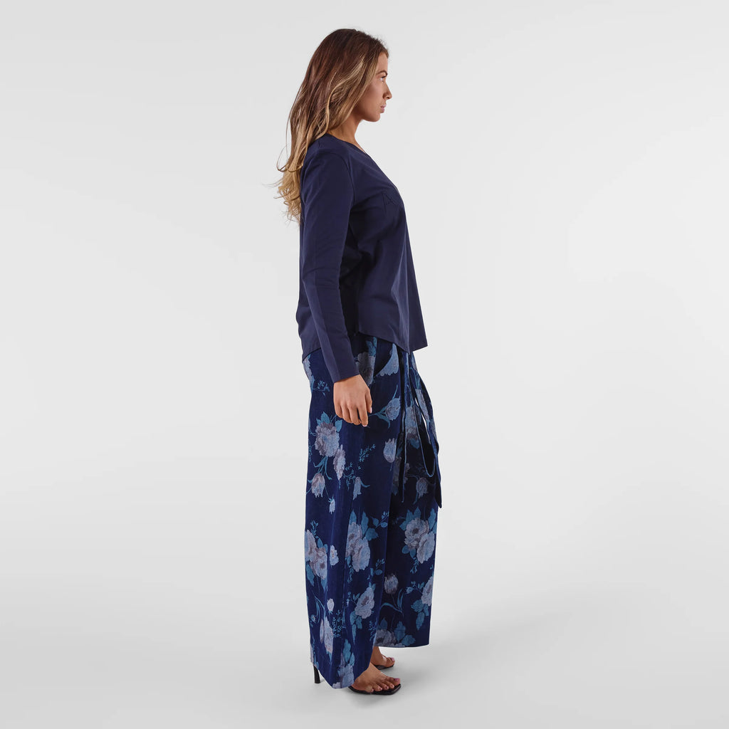 AMYIC LONG SLEEVE TEE IN NAVY