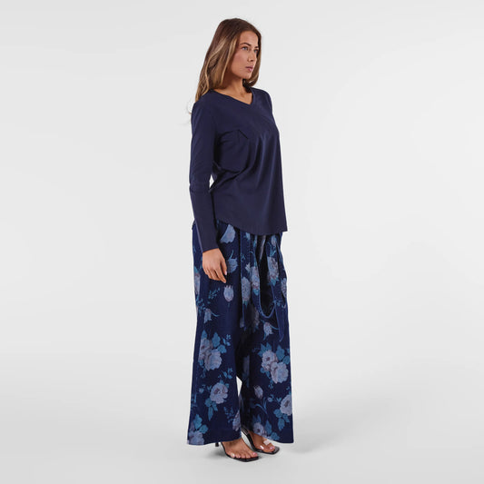 AMYIC LONG SLEEVE TEE IN NAVY