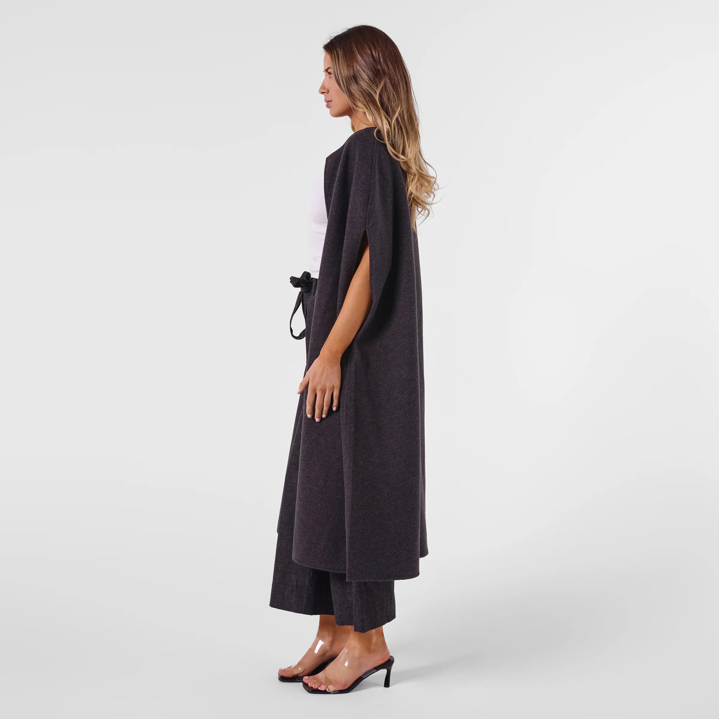 RICKY SLEEVELESS COAT IN GREY
