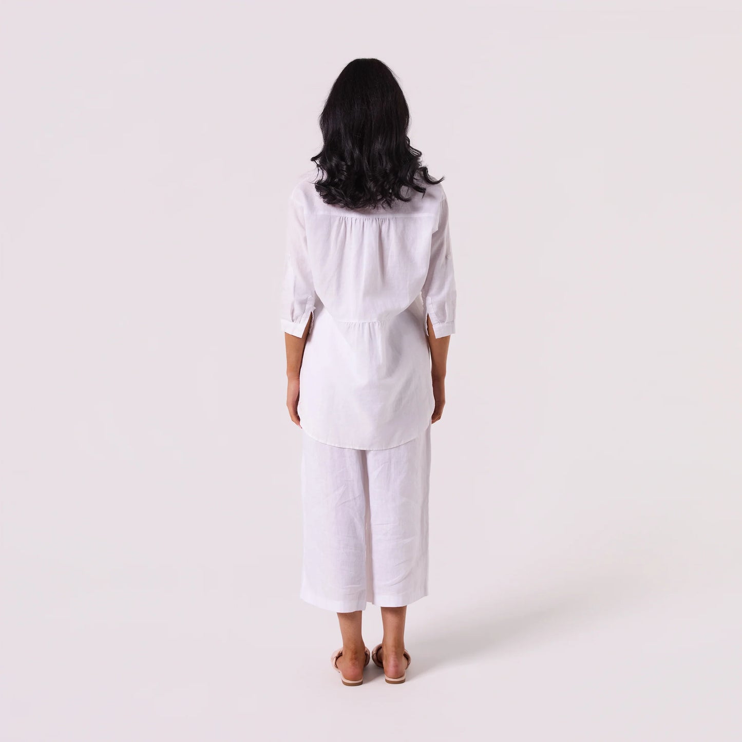 LOOSE LINEN SHIRT IN WHITE
