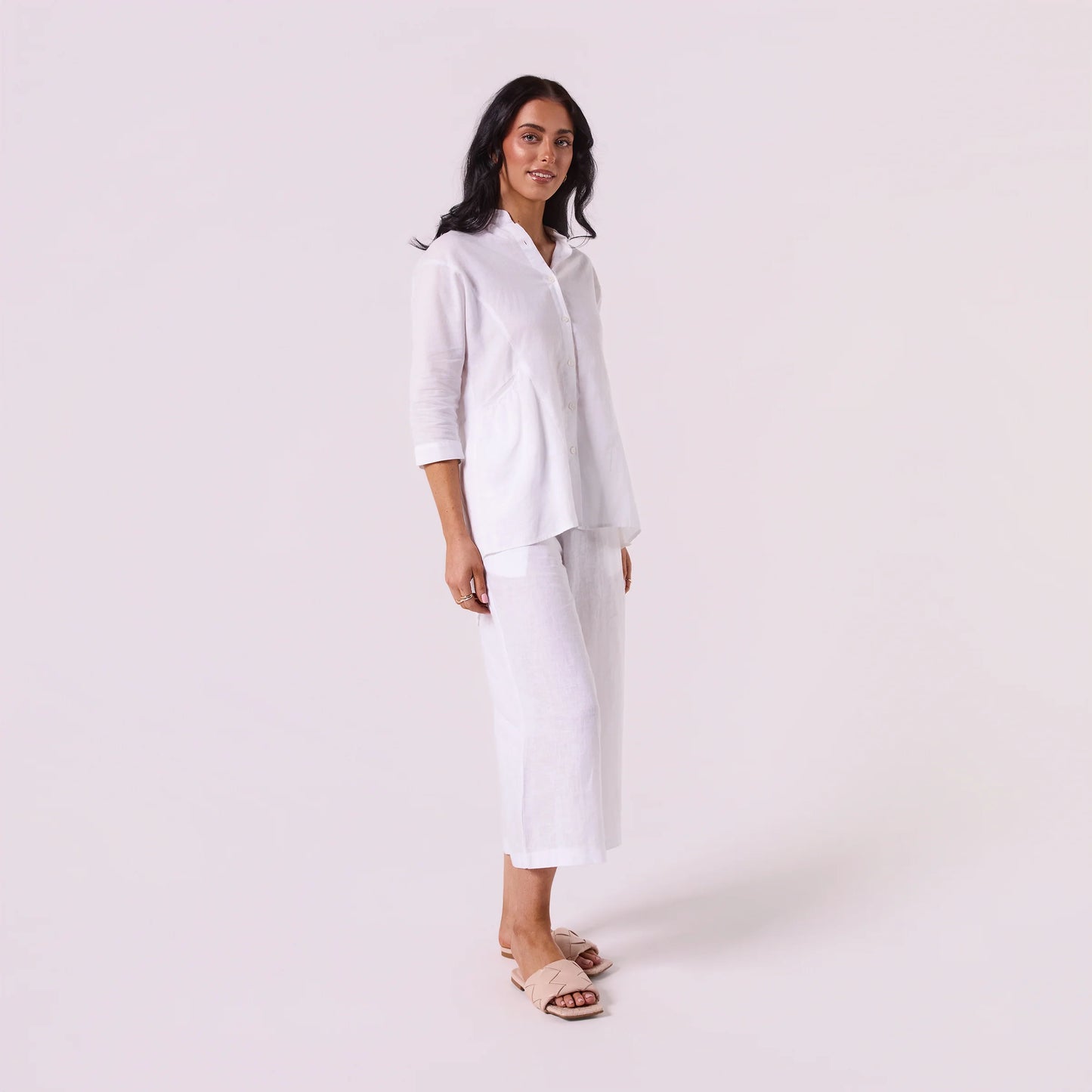 LOOSE LINEN SHIRT IN WHITE