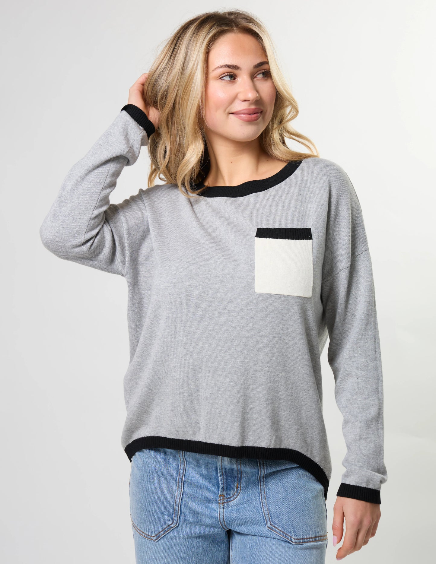 STREET POCKET JUMPER IN GREY