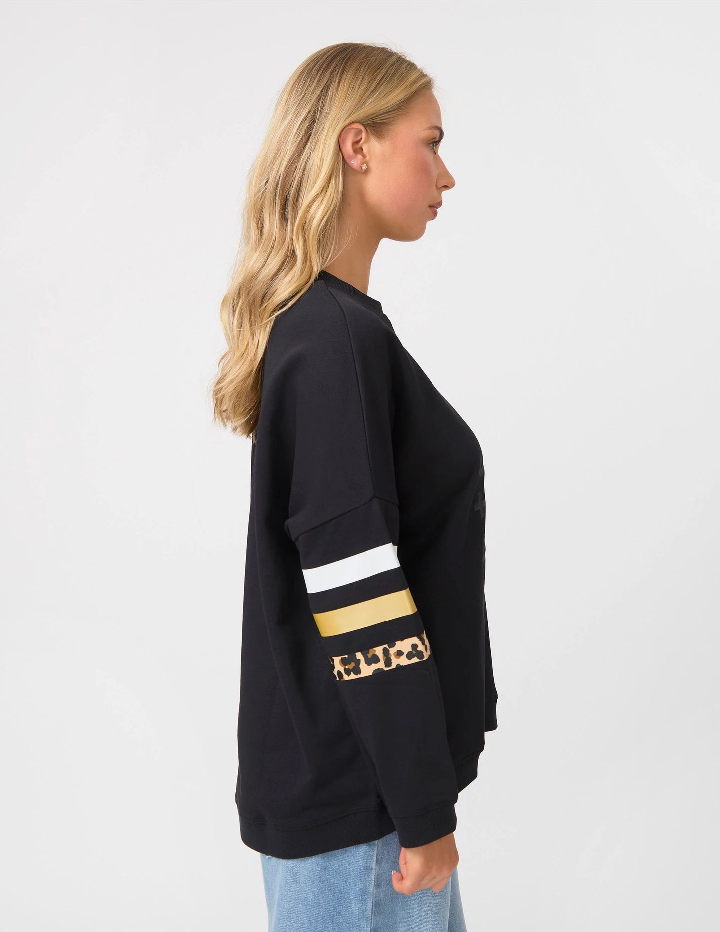 NEWPORT POCKET BLACK CREW