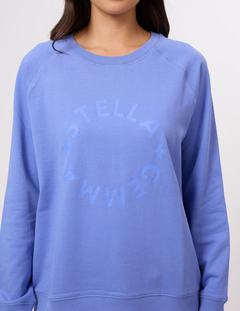 CLASSIC SWEAT IN MIDNIGHT IRIS ROTATION