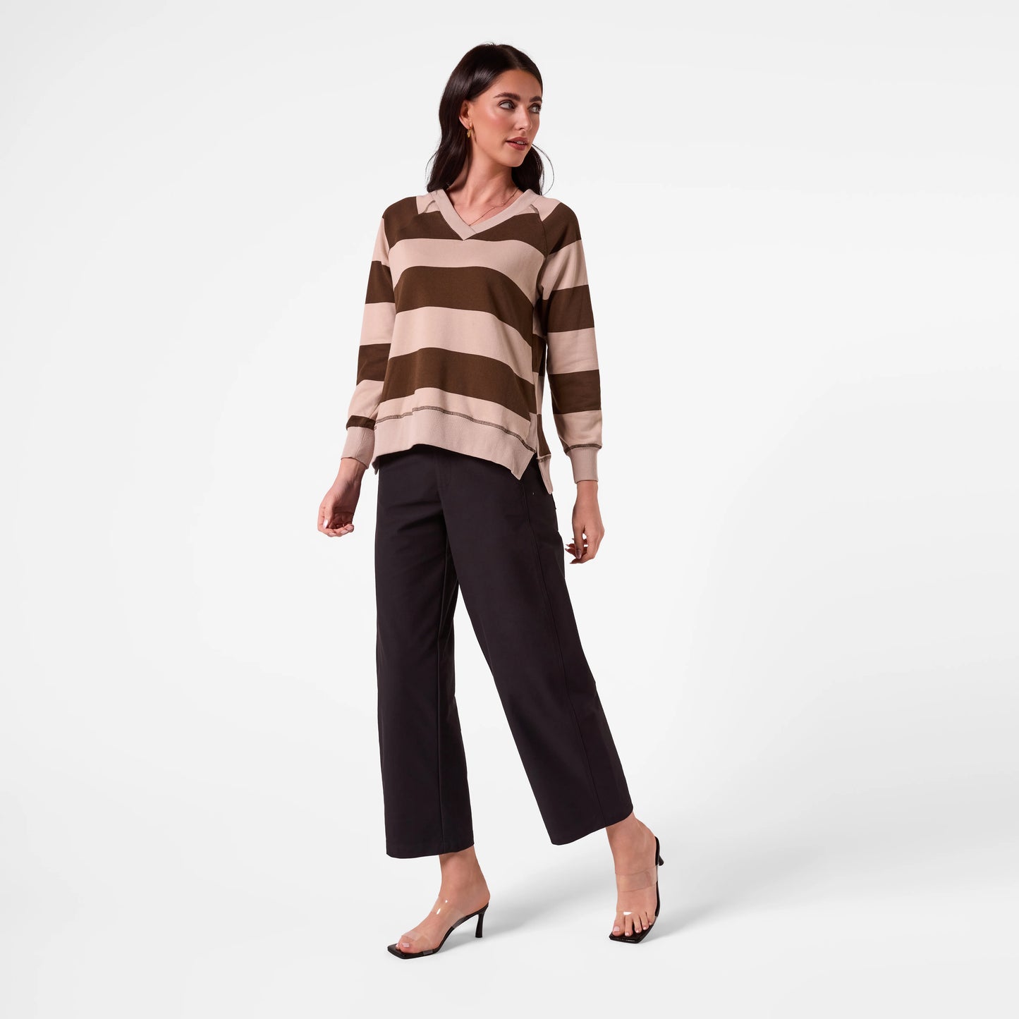AMYIC V-NECK SWEATER