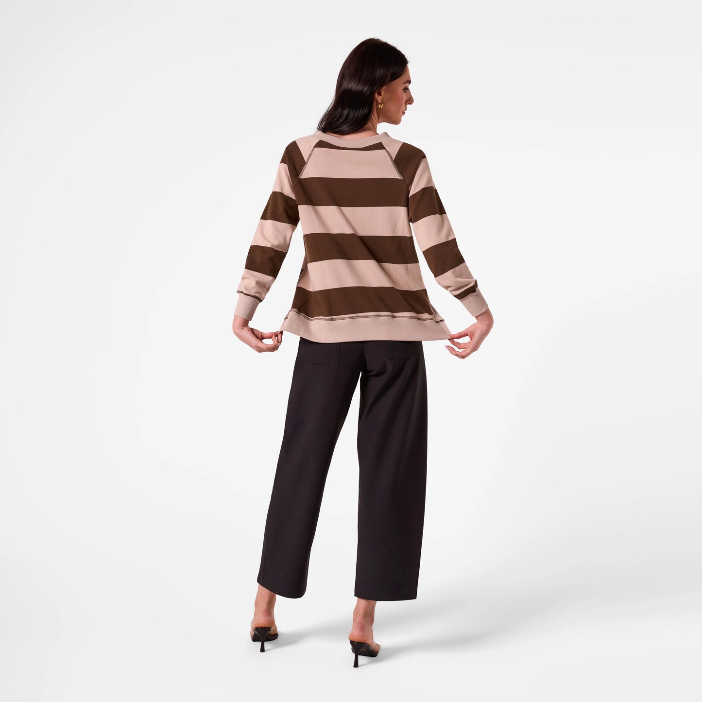 AMYIC V-NECK SWEATER