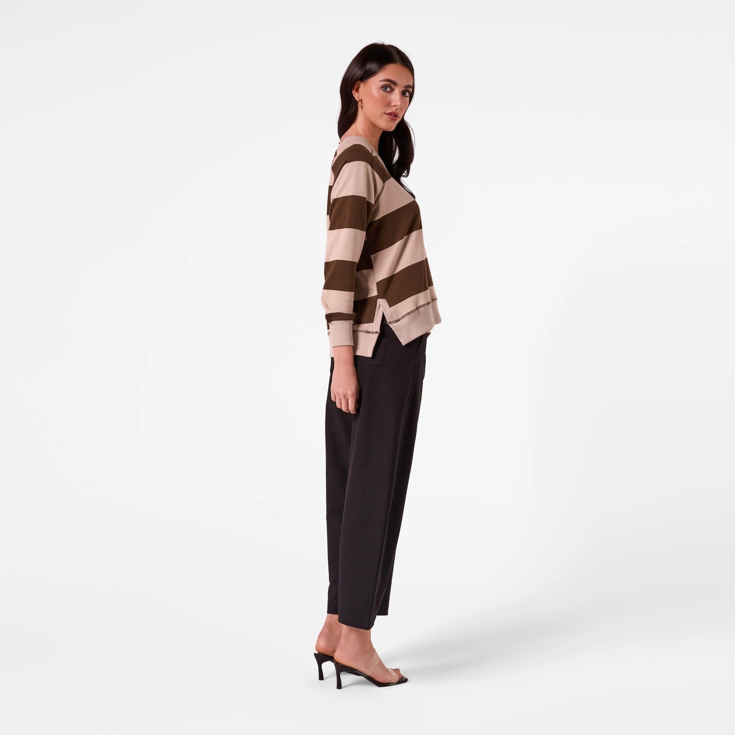 AMYIC V-NECK SWEATER