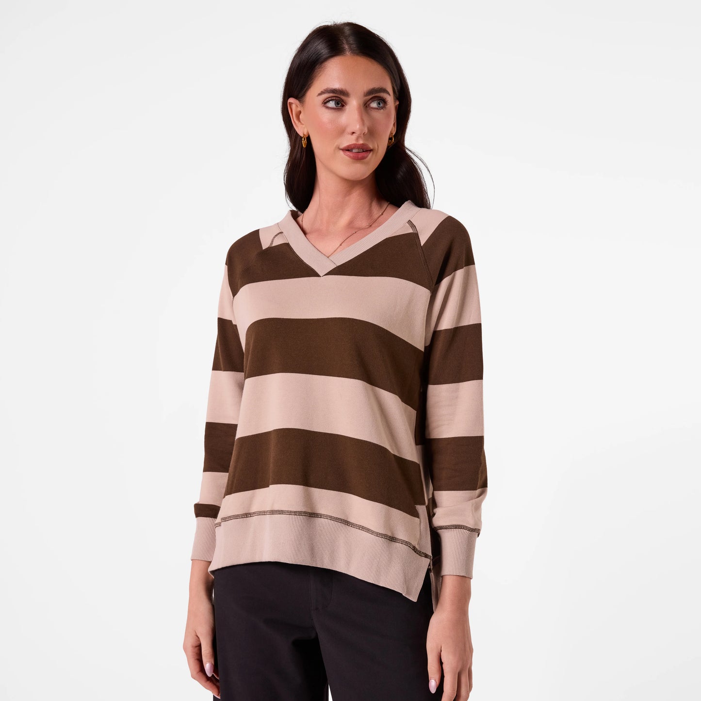 AMYIC V-NECK SWEATER