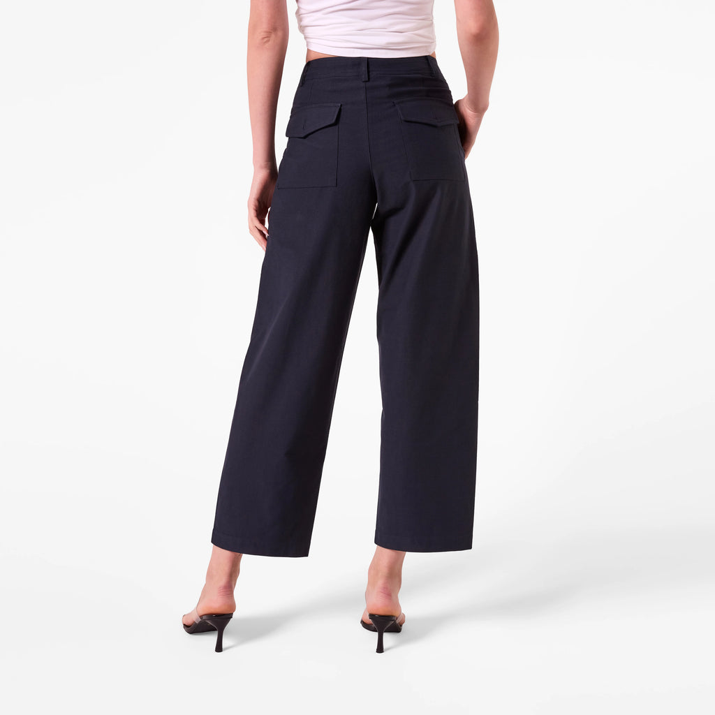 AMYIC BARREL LEG PANT IN NAVY