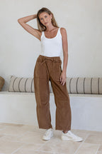 STRETCH CORD BARREL JOGGER IN WARM BEIGE