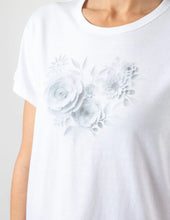 Load image into Gallery viewer, PAPER FLOWERS HEART T-SHIRT
