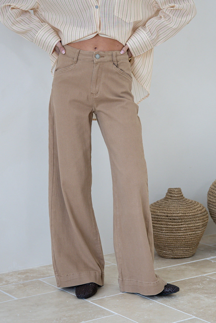 SUTTON STRETCH JEAN IN WARM BEIGE