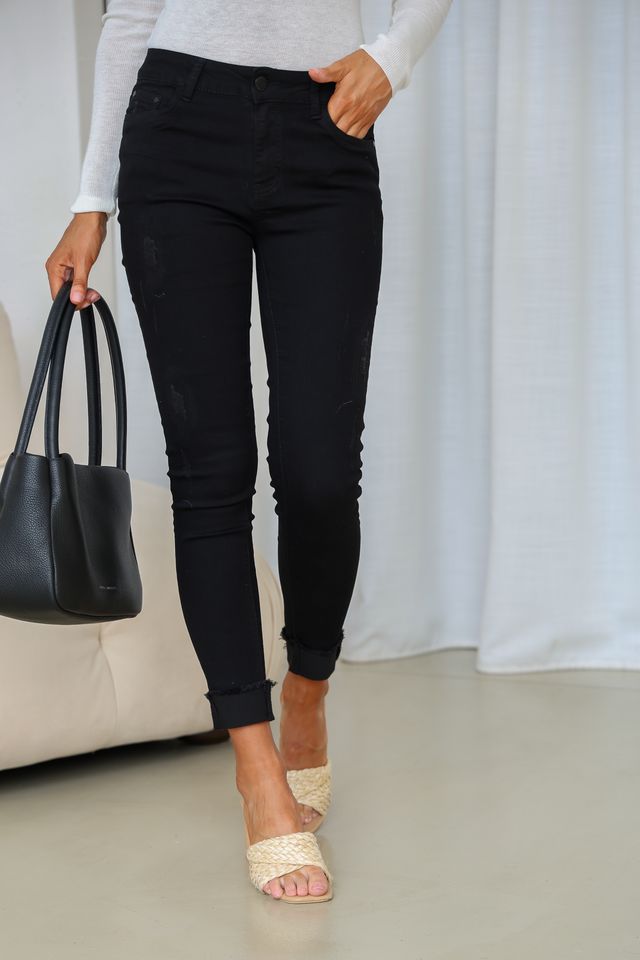 BLACK SCRATCHED MUM JEAN