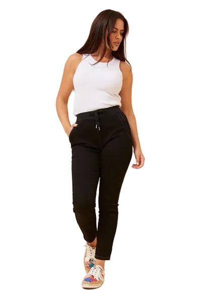 BLACK INFINITY JOGGER
