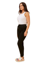 BLACK INFINITY JOGGER