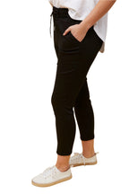 JACKIE JOGGER